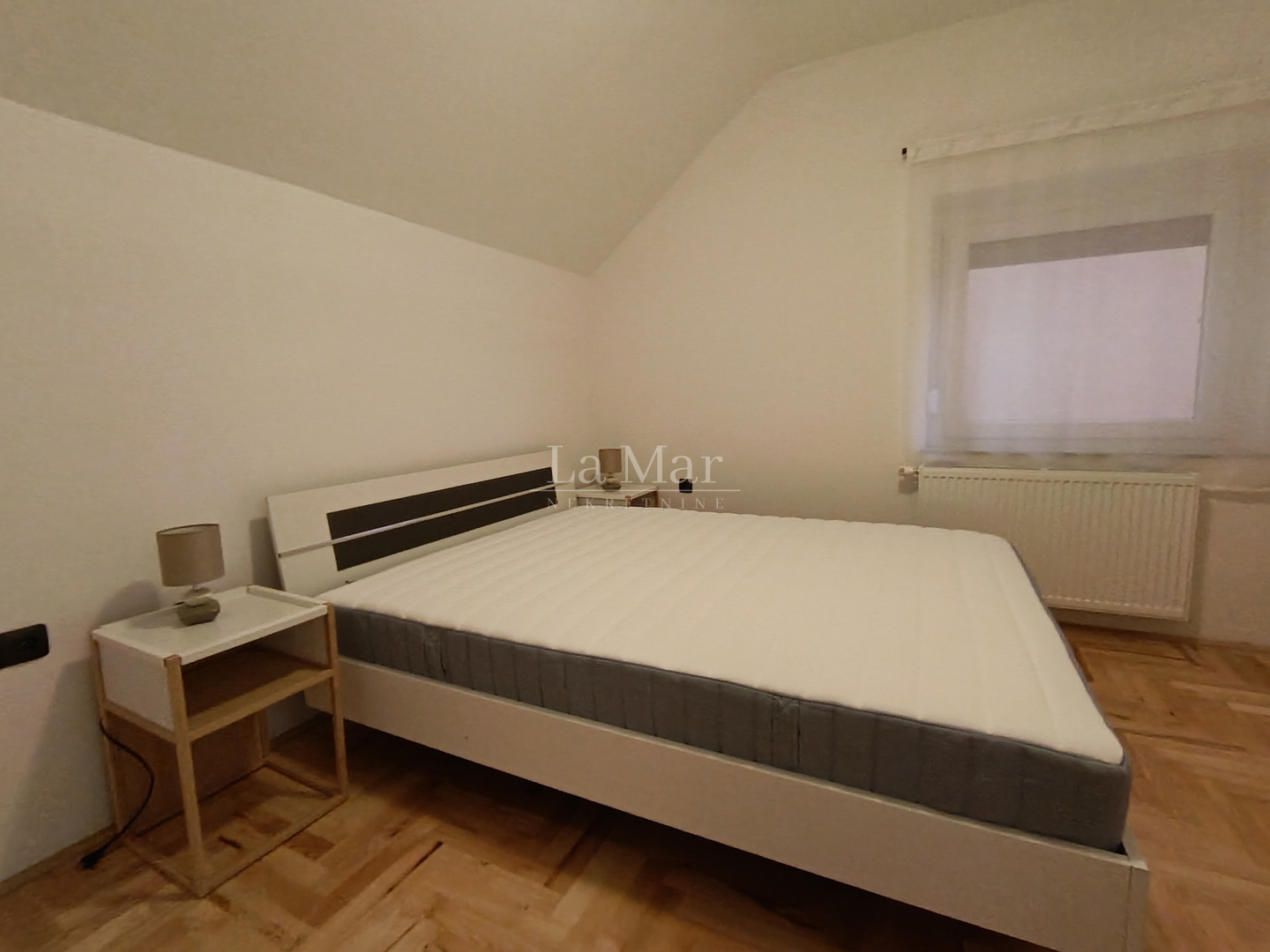 DUBRAVA-blizina Avenije, trosoban stan, potpuno uređen i namješten