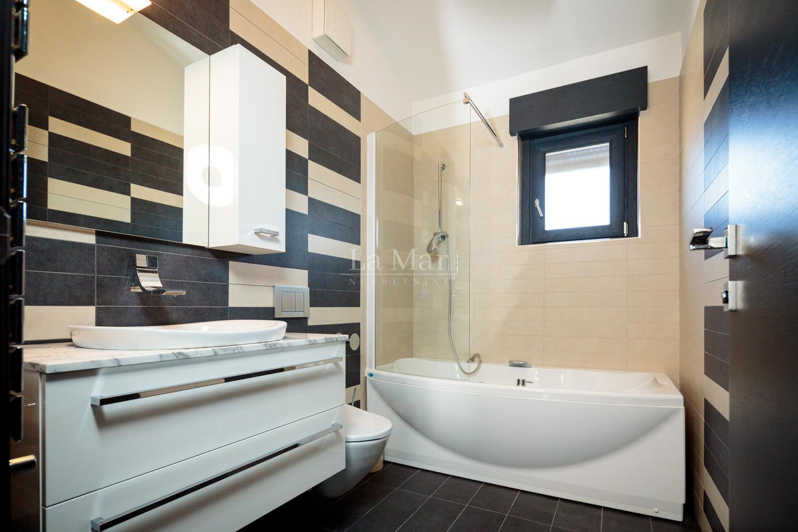 Najam- PULA - trosoban stan- 129 m2