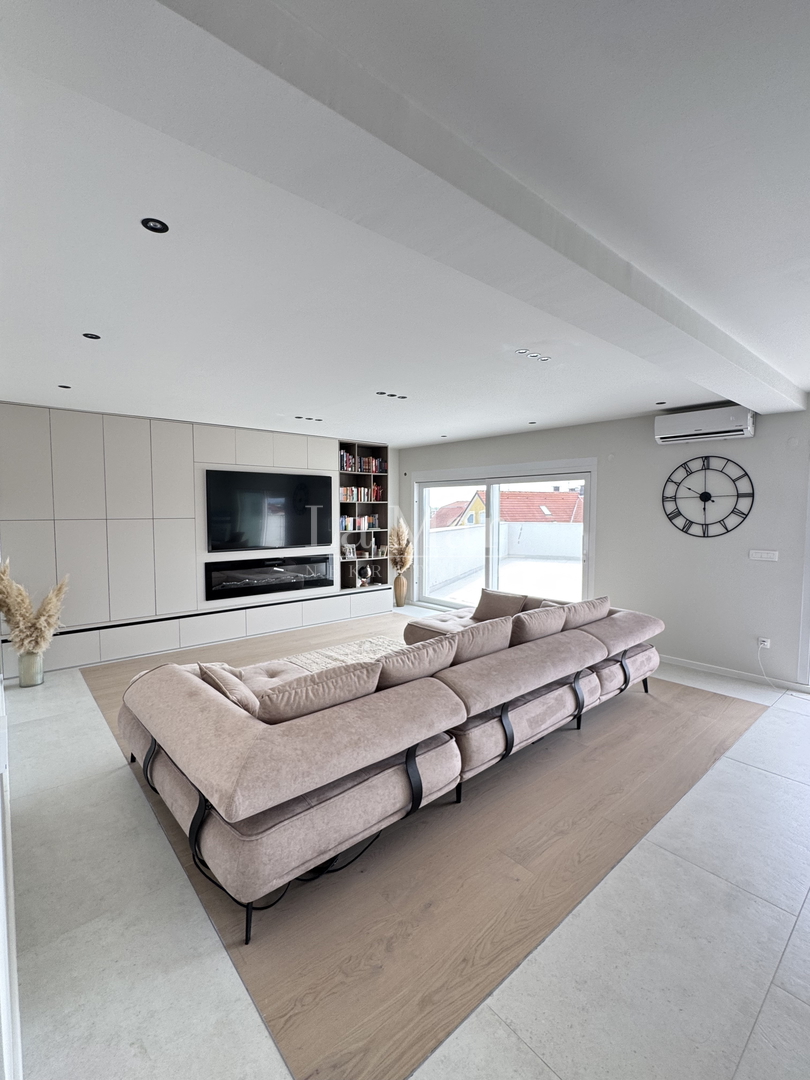ZAPREŠIĆ- Luksuzan penthouse u novogradnji - 200 m2