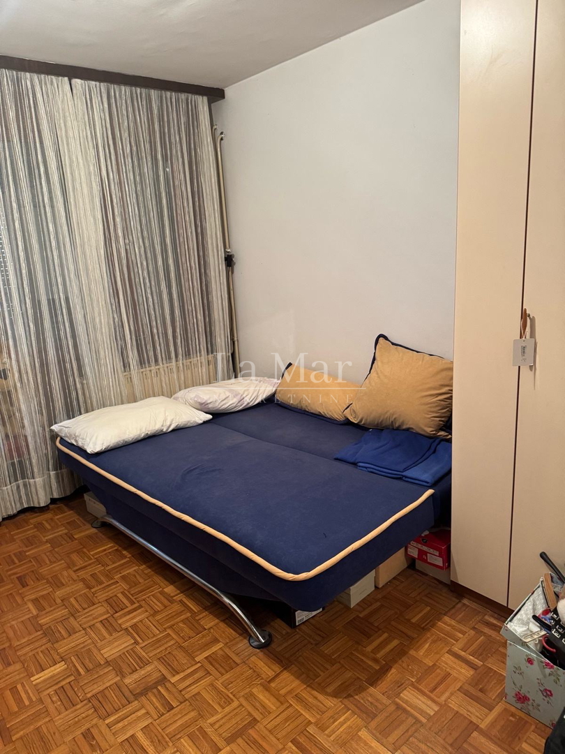 VRBANI-blizina Jaruna- trosoban stan na 2.katu