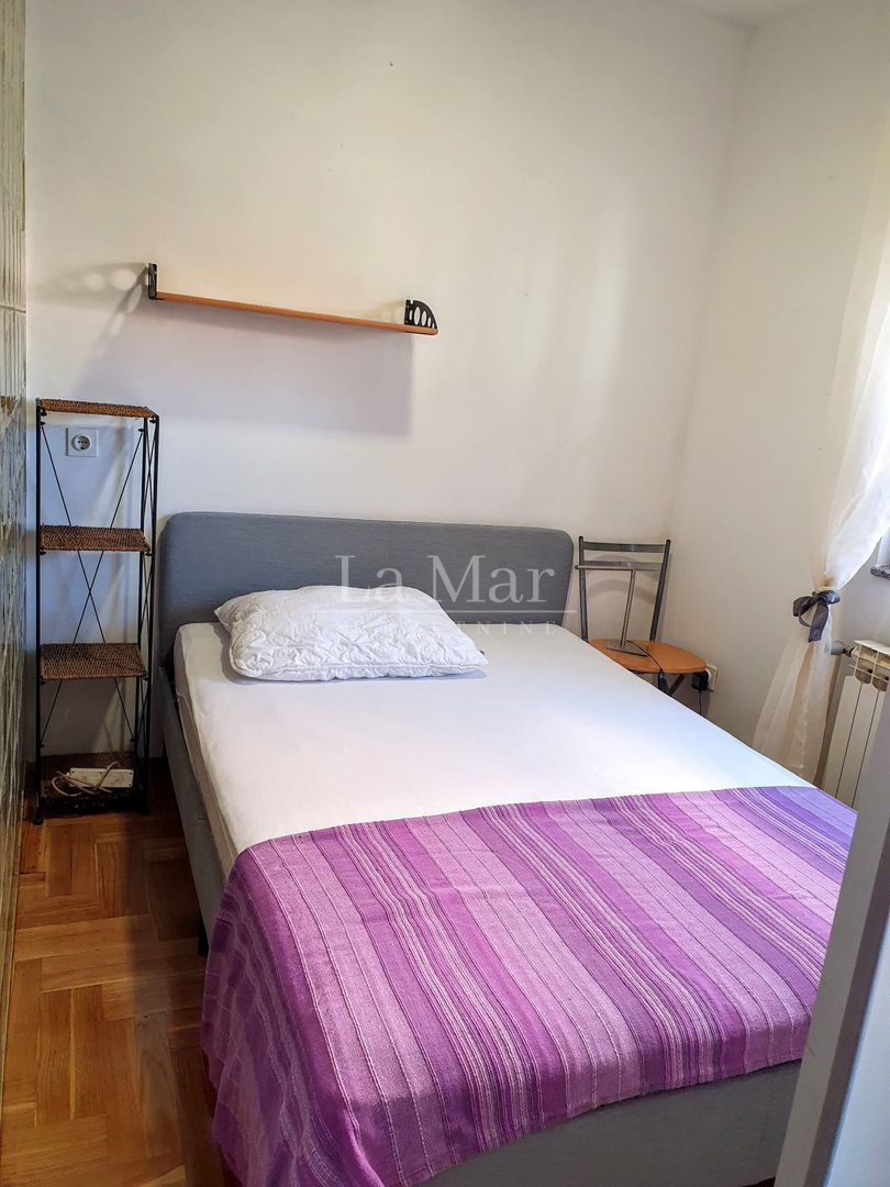 Trešnjevka-  kod kazališta Trešnja, 2003.g. gradnje