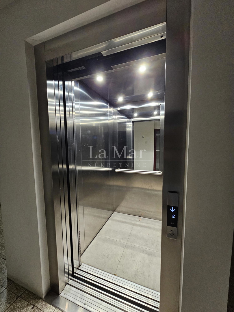 KLAKA-jednosoban stan na 2. katu, 36m2, LIFT
