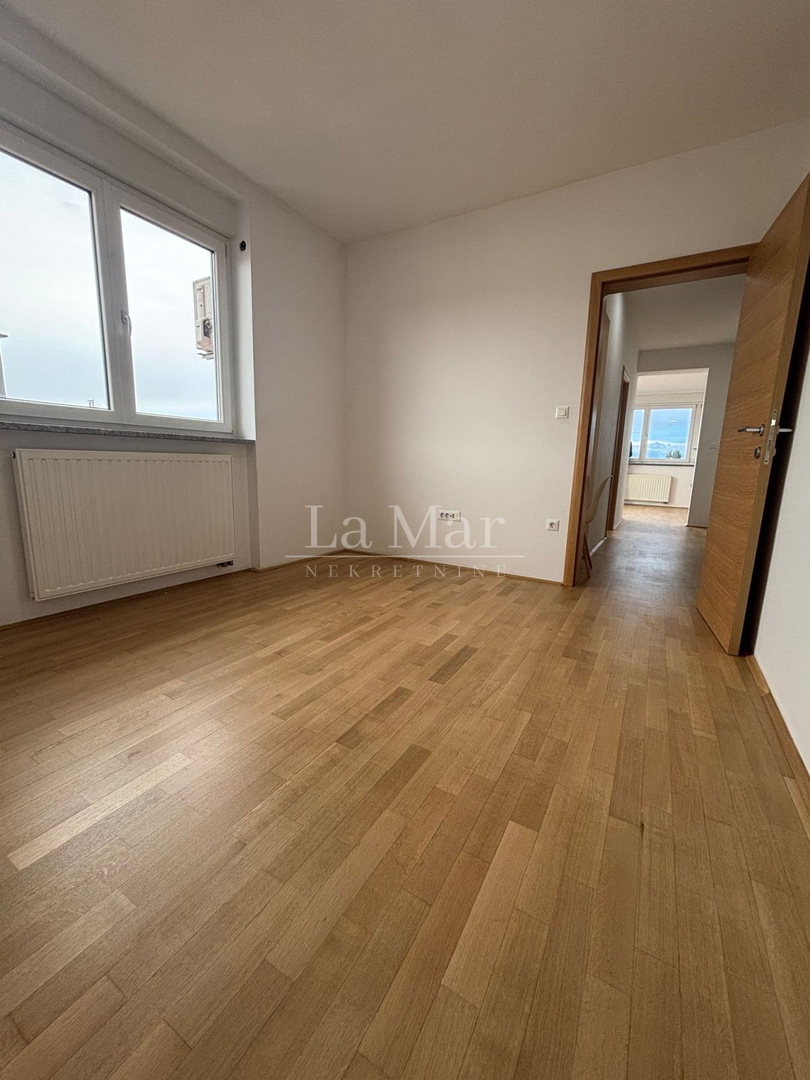 Trosoban stan na Trešnjevci + parkirno mjesto, 2012.g.