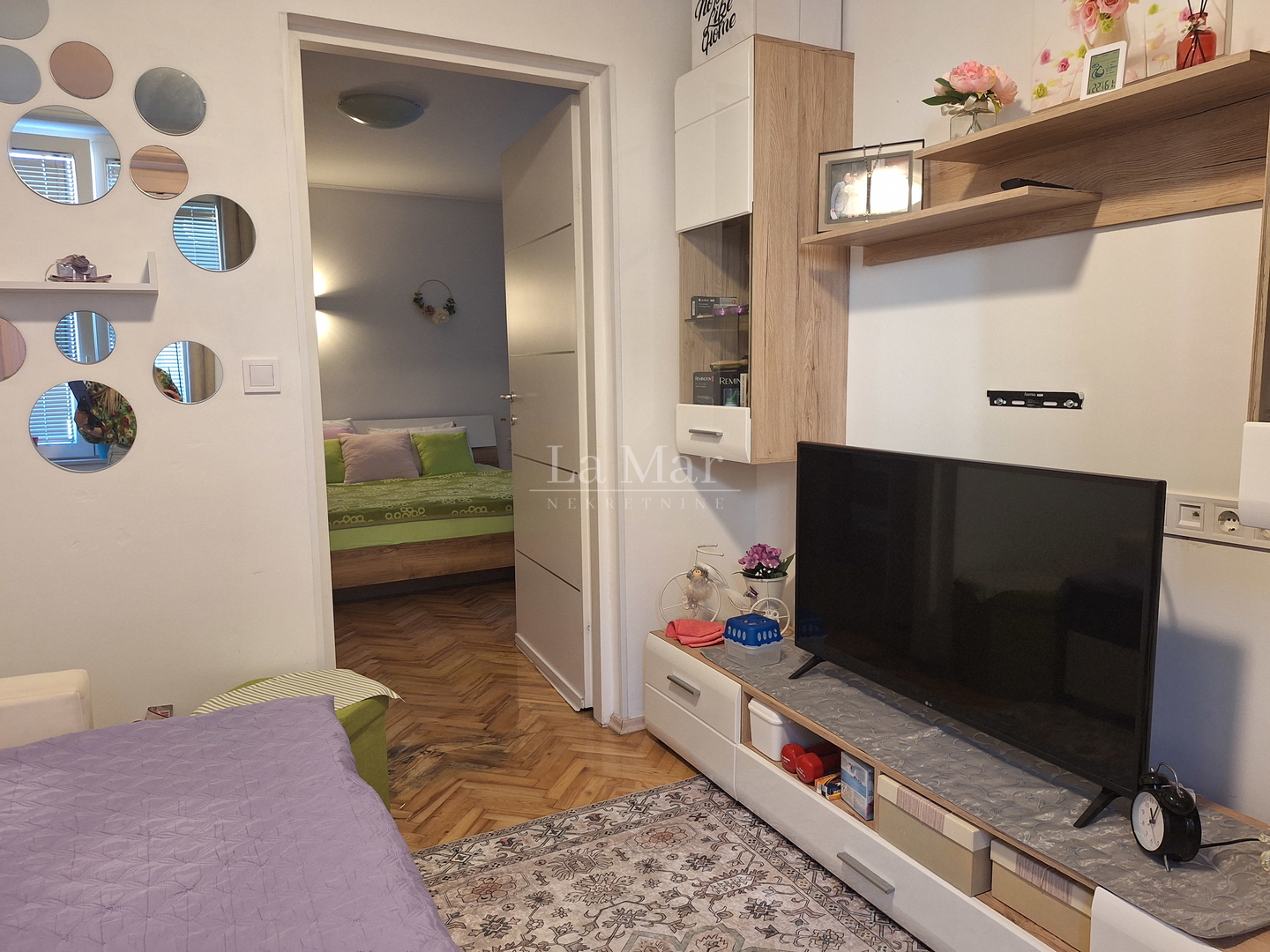 DUBRAVA- kuća s dvorištem i garažom na izvrsnoj lokaciji