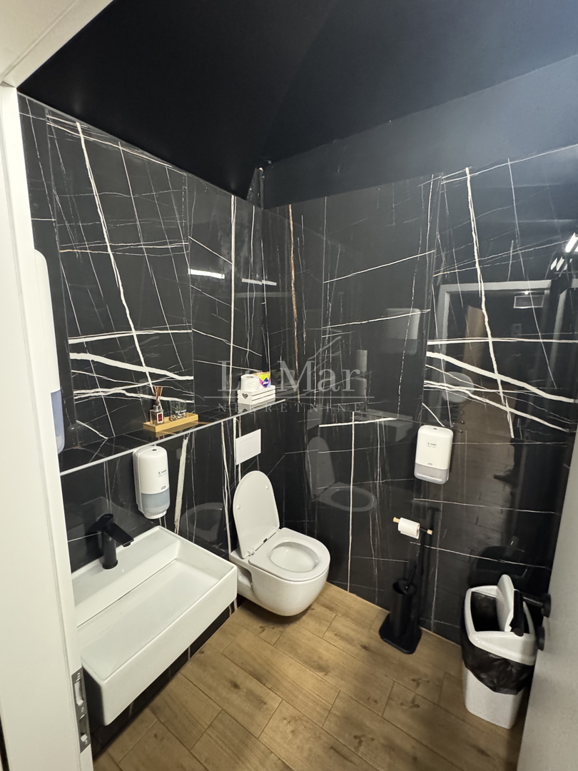 Stenjevec- dvoetažni poslovni prostor- 407 m2