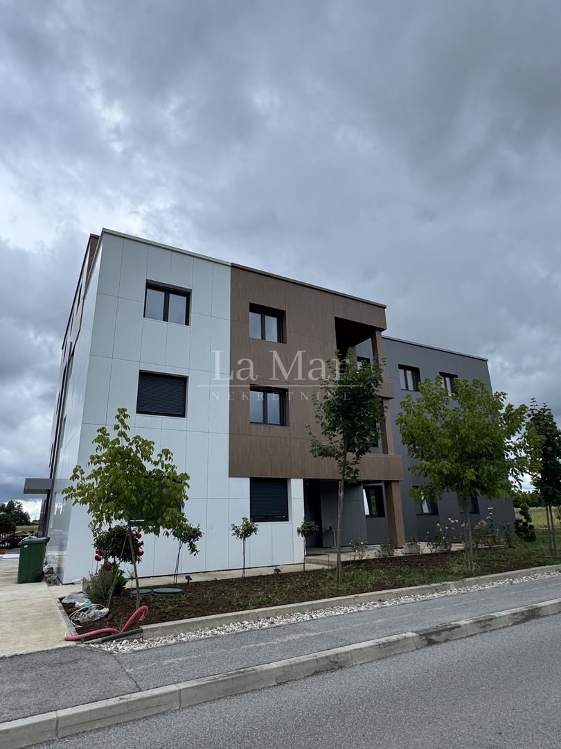 SAMOBOR- Novogradnja - I kat - C1- 92,5 m2