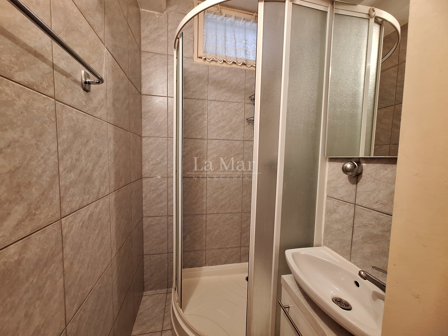 DRŽIĆEVA- 47m2, održavan dvosoban stan