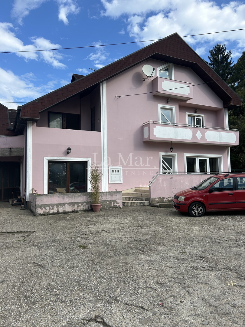 Jesenovec - samostojeća kuća sa 3 odvojena stana