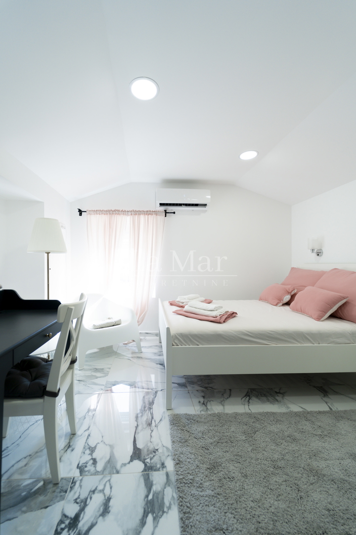 ZADAR- pogled na crkvu sv. Stošije, uređen stan, 4s