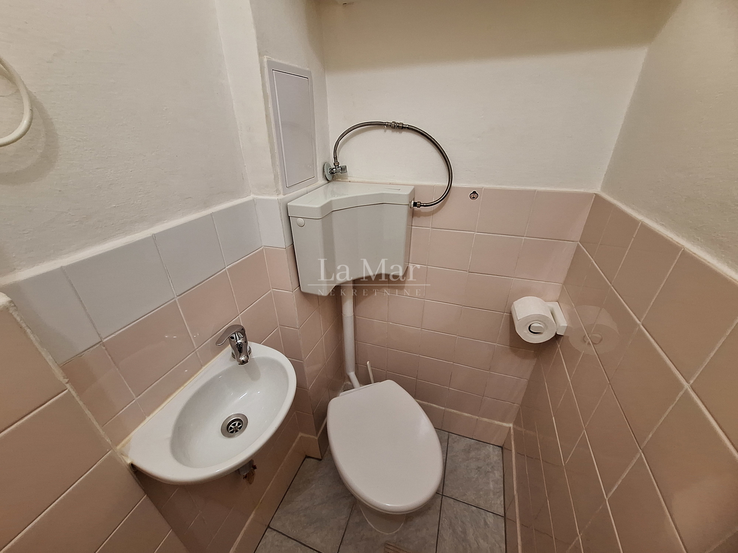 DRŽIĆEVA- 47m2, održavan dvosoban stan