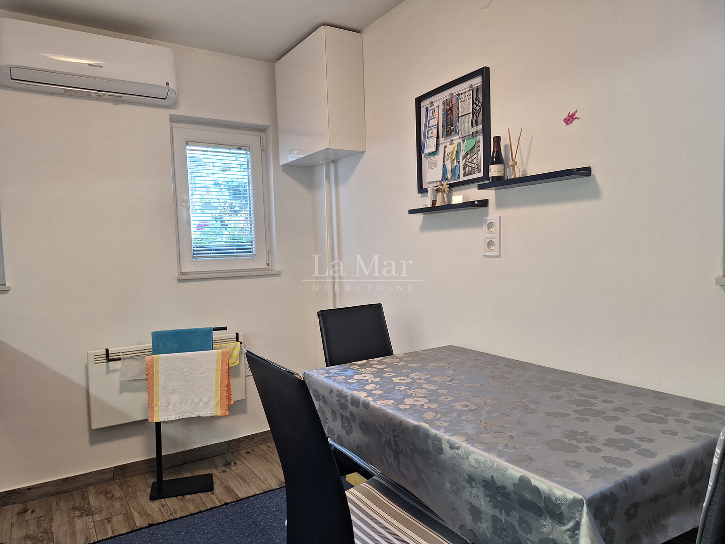 DUBRAVA- kuća s dvorištem i garažom na izvrsnoj lokaciji