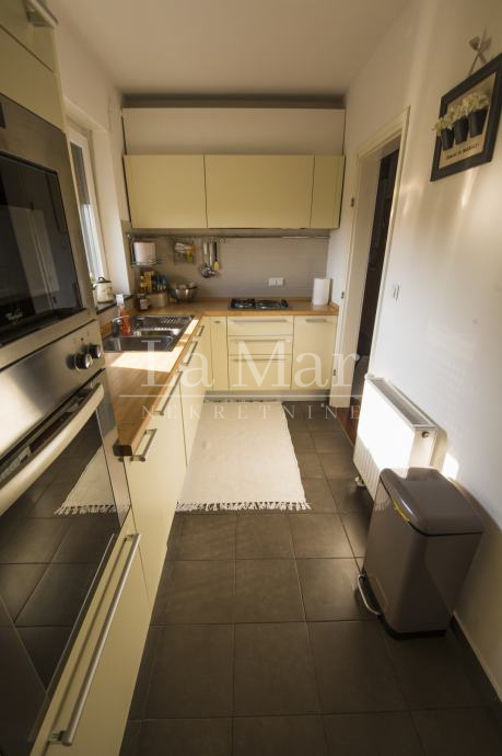 Zagreb - Podsused- trosoban stan sa garažom- 100 m2