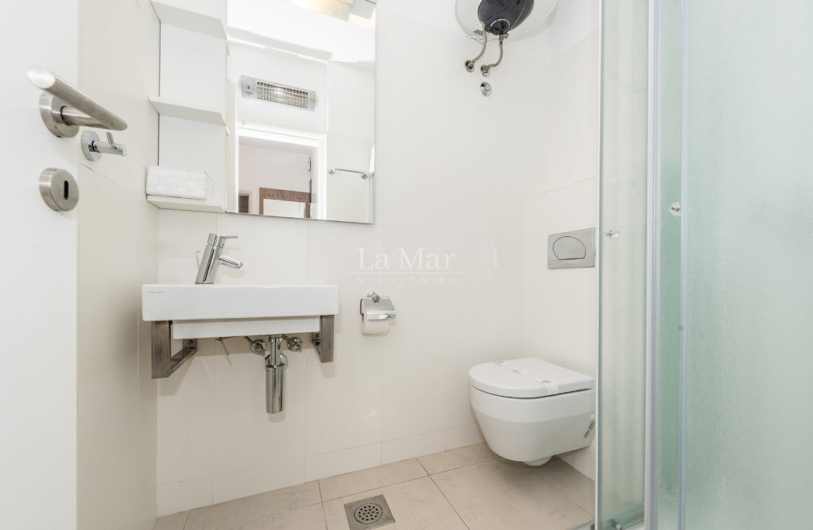 NOVALJA- Apartman PRVI RED DO MORA- E6 - 79.86 m2- II. kat- REZERVIRANO
