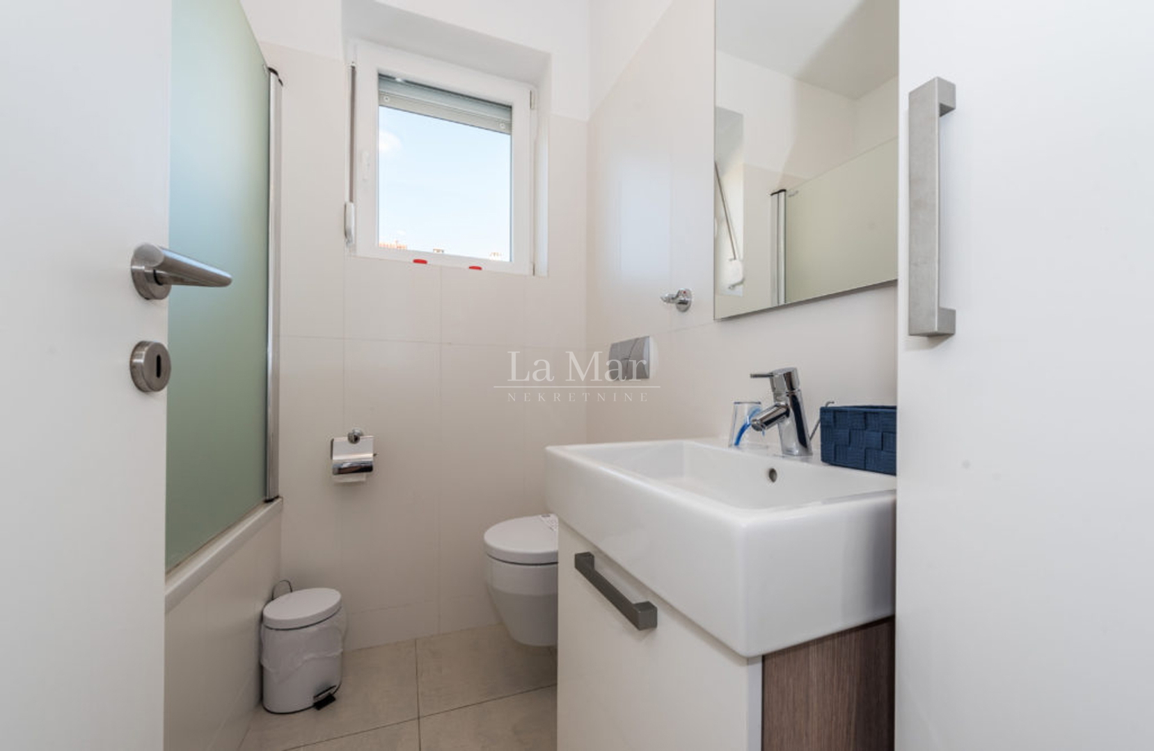 NOVALJA- Apartman PRVI RED DO MORA- E6 - 79.86 m2- II. kat- REZERVIRANO