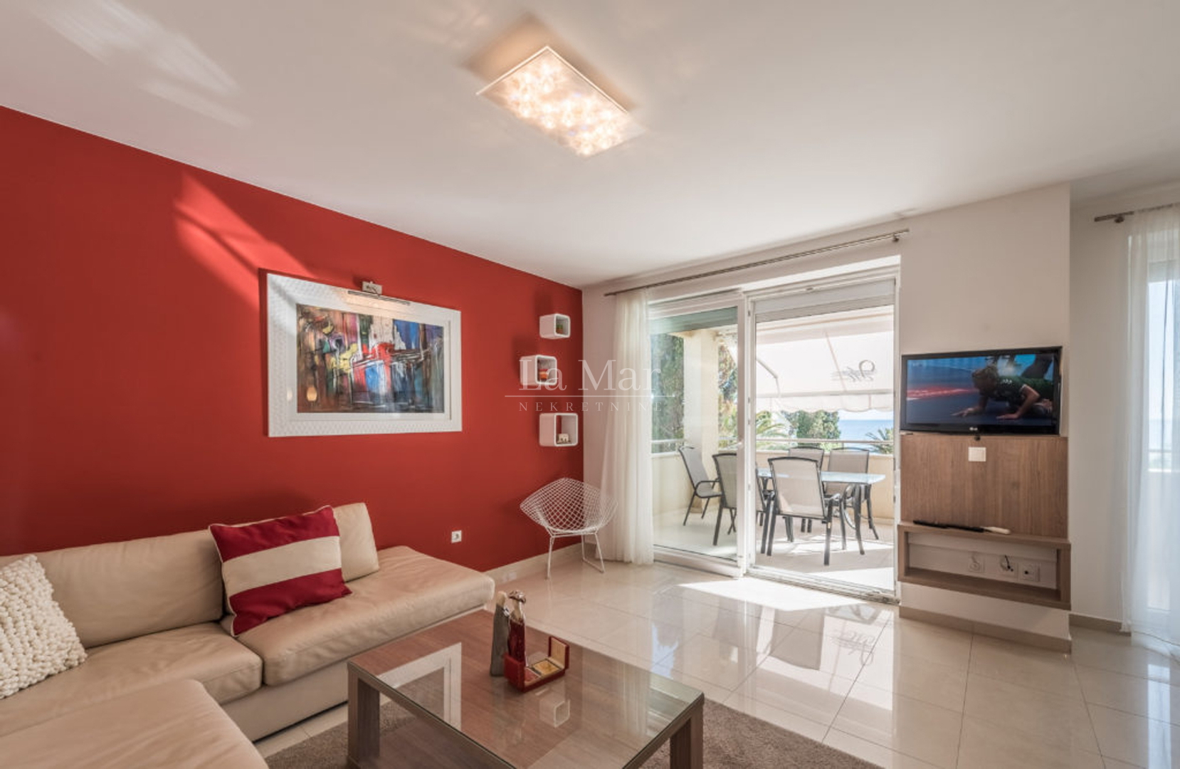 NOVALJA- PRVI RED DO MORA- Apartman u vili - E3 - 81.04 m2- I. kat