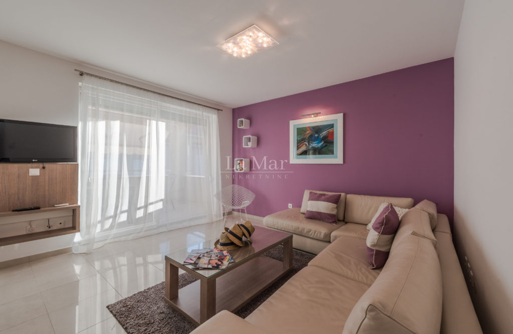 NOVALJA- Apartman PRVI RED DO MORA-  E5 - 81 m2- II. kat- REZERVIRANO