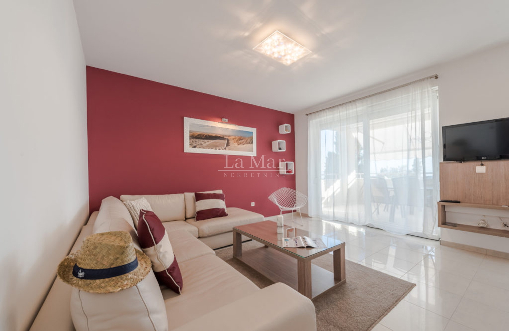 NOVALJA- Apartman PRVI RED DO MORA- E6 - 79.86 m2- II. kat- REZERVIRANO