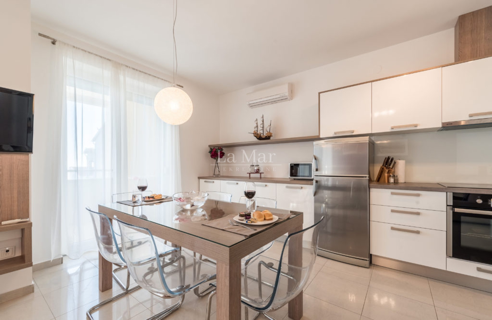 NOVALJA- Apartman PRVI RED DO MORA- E6 - 79.86 m2- II. kat- REZERVIRANO