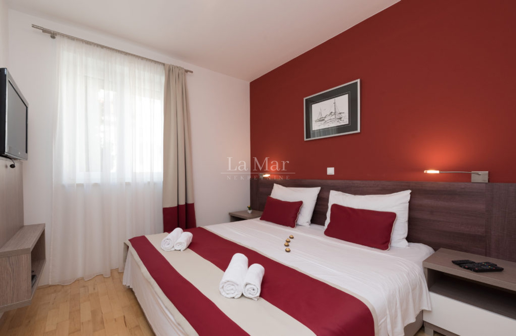 NOVALJA- PRVI RED DO MORA- Apartman u vili - E3 - 81.04 m2- I. kat