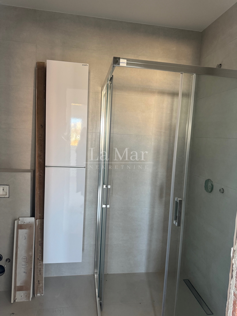 EKSKLUZIVNO! Novogradnja u Novalji s pogledom na more -S2- 76,12 m2 - I kat