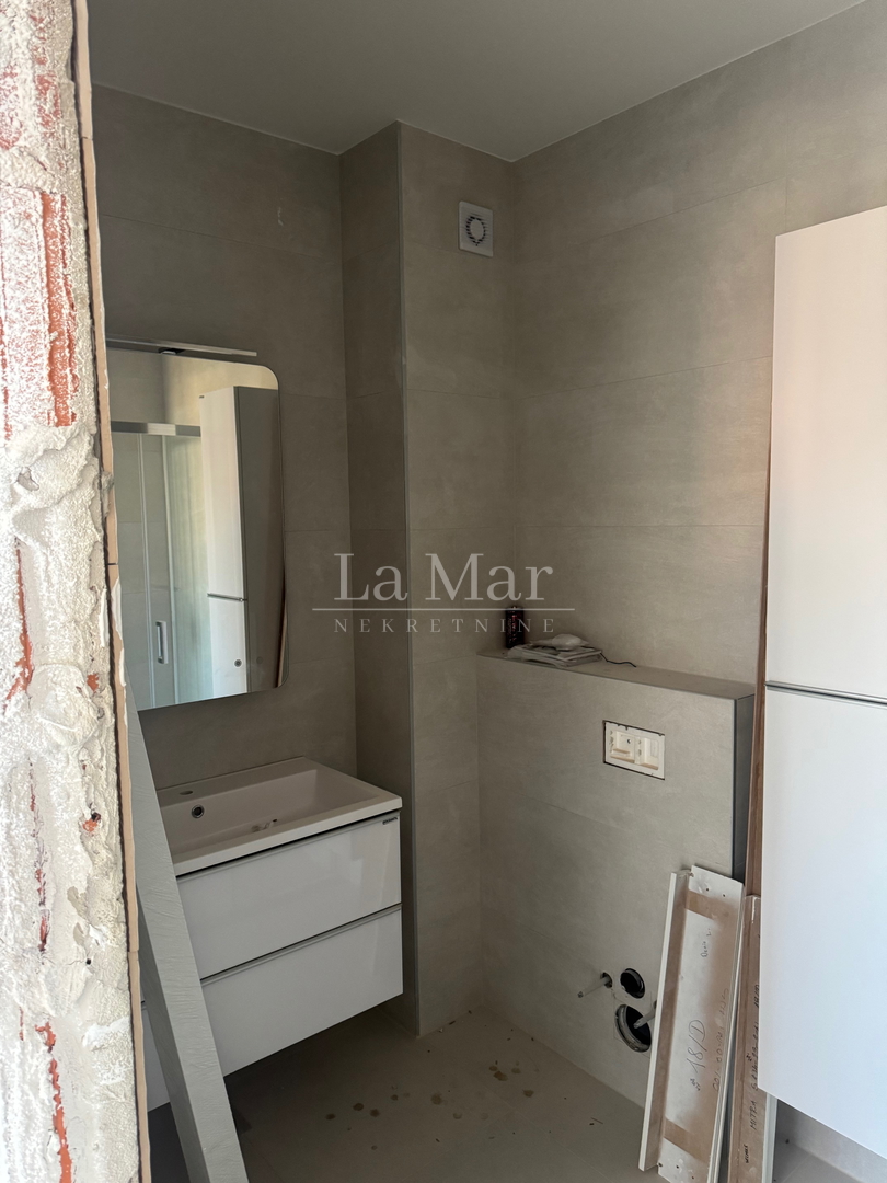 EKSKLUZIVNO! Novogradnja u Novalji s pogledom na more -S2- 76,12 m2 - I kat