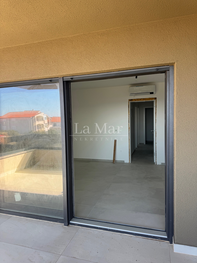 EKSKLUZIVNO! Novogradnja u Novalji s pogledom na more -S2- 76,12 m2 - I kat