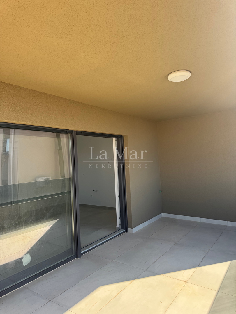 EKSKLUZIVNO! Novogradnja u Novalji s pogledom na more -S2- 76,12 m2 - I kat