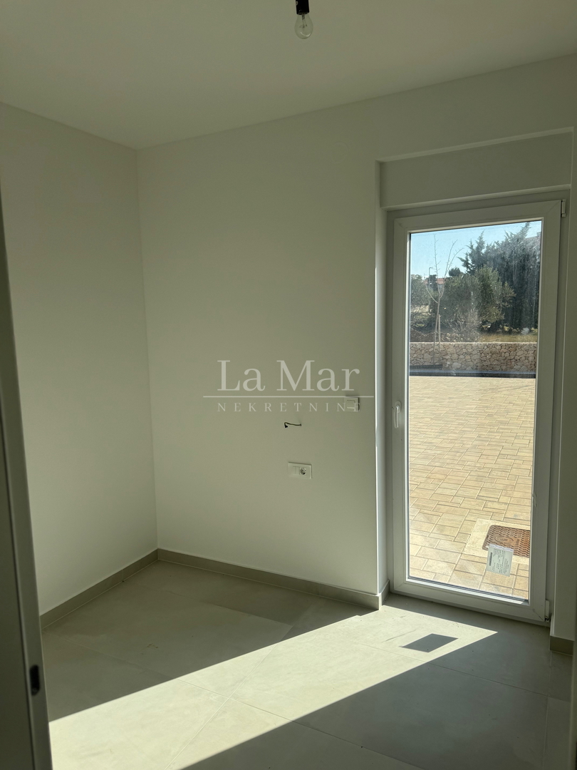 Novalja - Vrhunska novogradnja s pogledom na more - 79,33m2 - prizemlje