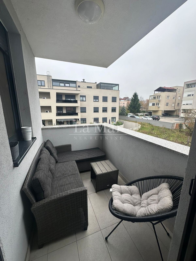 Stenjevec, 3-sobni obiteljski stan 90m2 novije gradnje na 1 katu