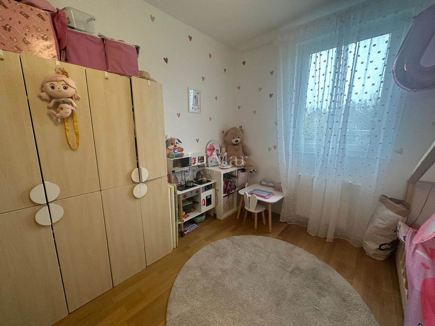 Stenjevec, 3-sobni obiteljski stan 90m2 novije gradnje na 1 katu