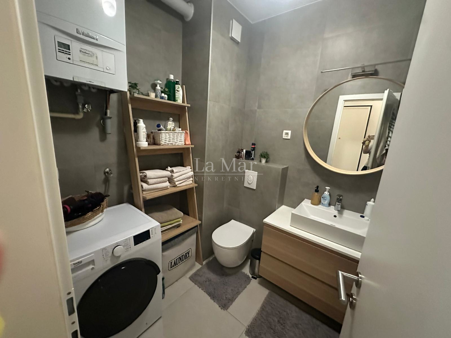 Stenjevec, 3-sobni obiteljski stan 90m2 novije gradnje na 1 katu