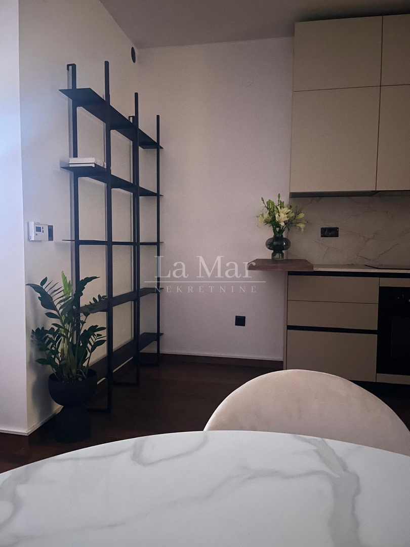 NOVAKOVA-prekrasan dvosoban stan za kratkoročni najam, kompletno uređen