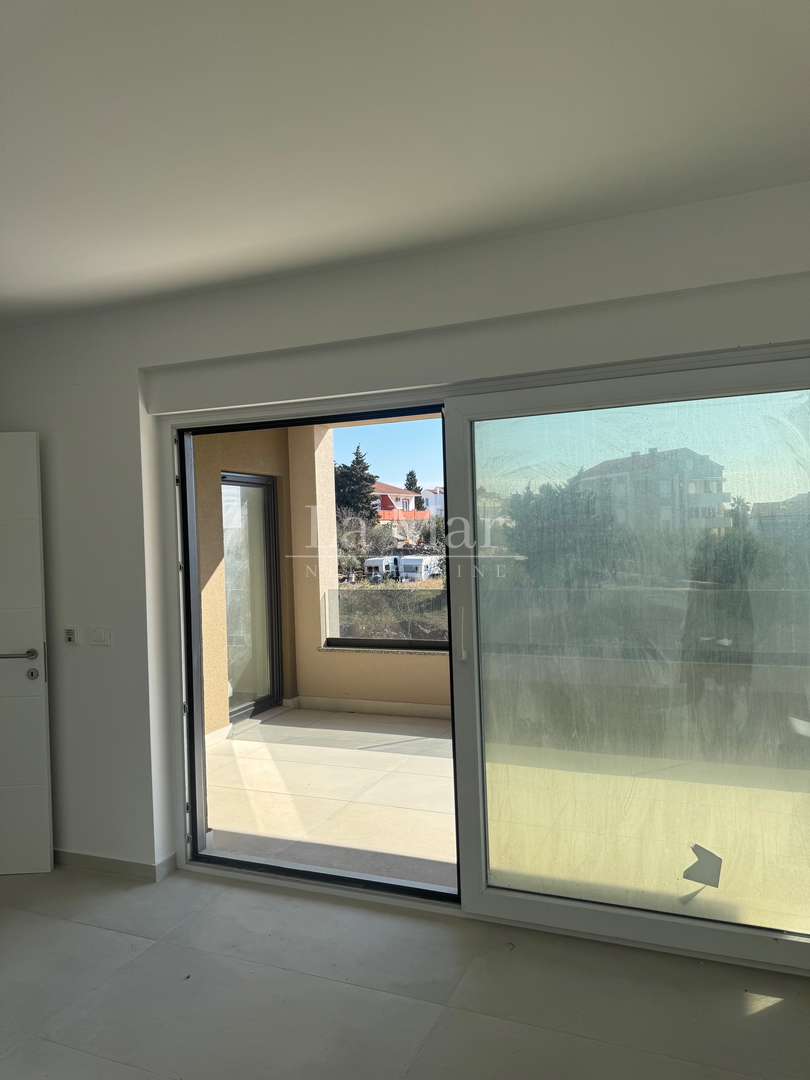 EKSKLUZIVNO! Novogradnja u Novalji s pogledom na more -A2- 75,45 m2 - I kat