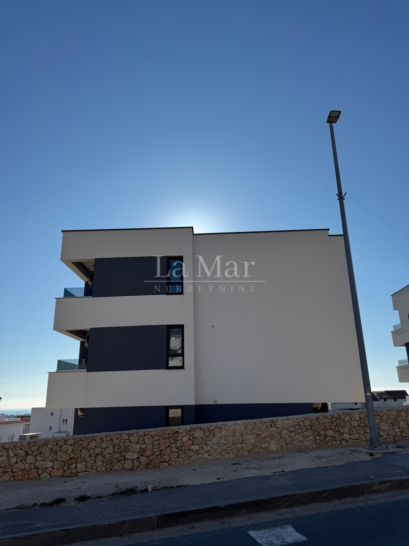 Novalja- namještena NOVOGRADNJA s pogledom na more - A2 - I. kat-  68,3 m2 - 260.000€