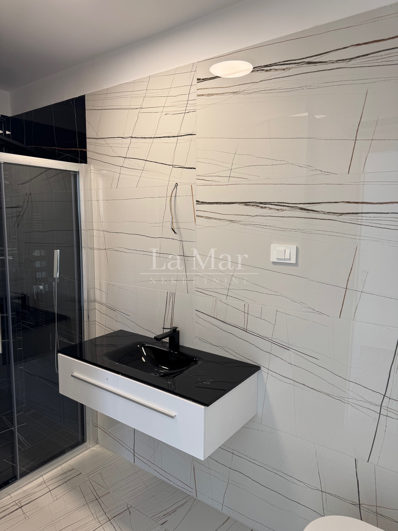 Novalja- namještena NOVOGRADNJA s pogledom na more - S1 - prizemlje  81,6 m2- 290.000€