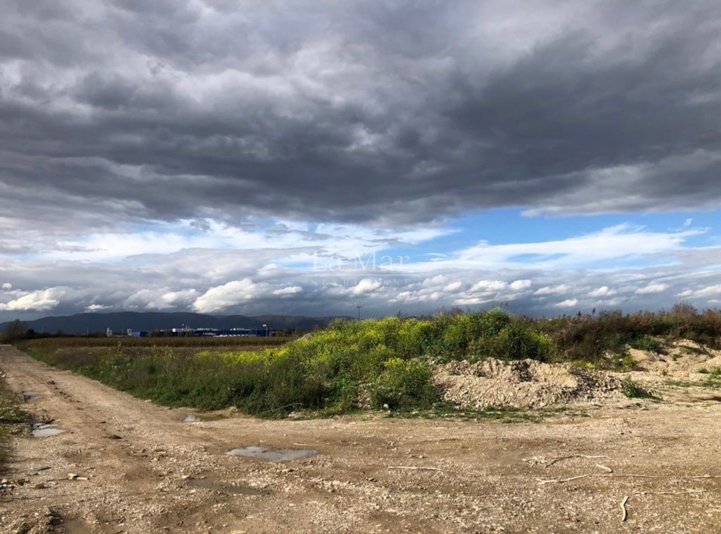 Atraktivno građevinsko zemljište Rugvica, Sop - 14.905 m2, proizvodno skladišna namjena