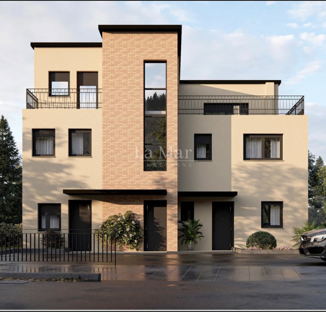 SAMOBOR- novogradnja u centru- 161,92 m2 sa vrtom i 2 VPM- PRILIKA!