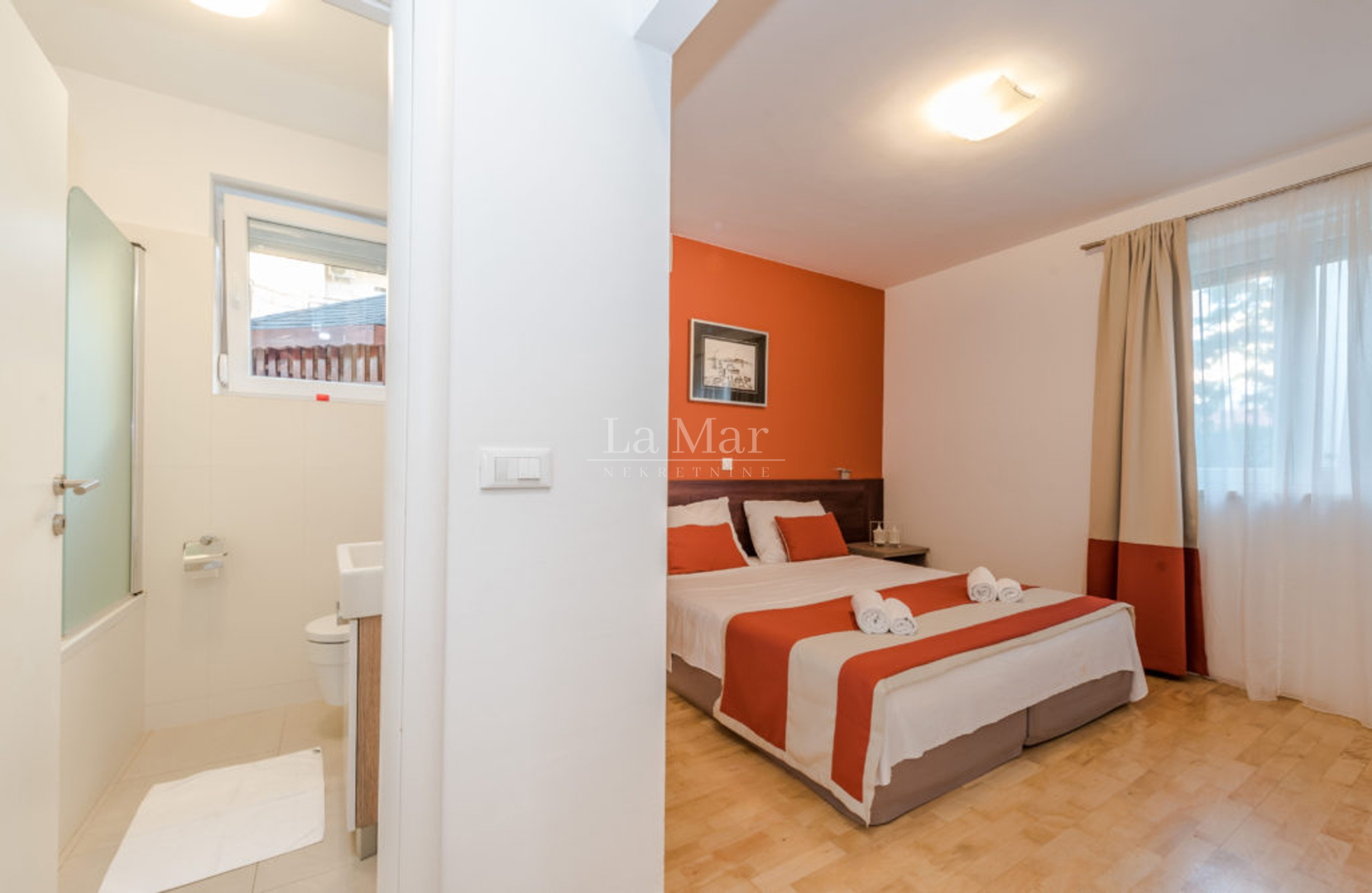 NOVALJA- Apartman PRVI RED DO MORA sa pripadajućim bazenom - E2 - 146.90m2