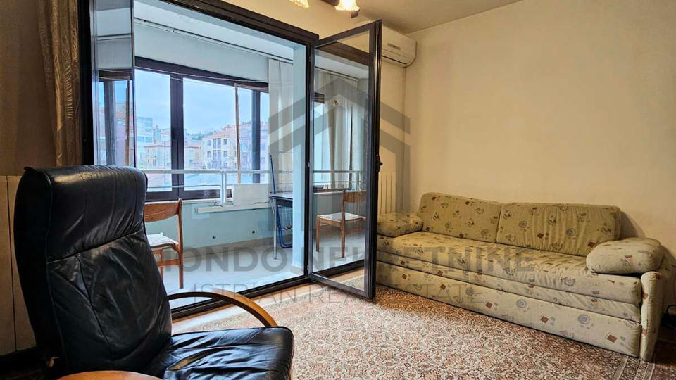 Pula, Istria, beautiful apartment with elevator in the wider city center