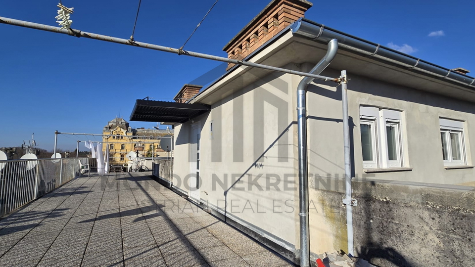 Stan Pula 30 m2&comma; 100 metara od Arene&comma; ekskluzivna lokacija&comma; adaptiran