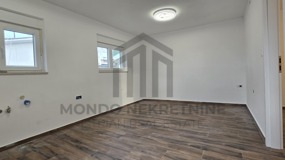 Stan Pula 30 m2&comma; 100 metara od Arene&comma; ekskluzivna lokacija&comma; adaptiran