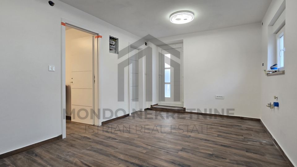 Stan Pula 30 m2&comma; 100 metara od Arene&comma; ekskluzivna lokacija&comma; adaptiran