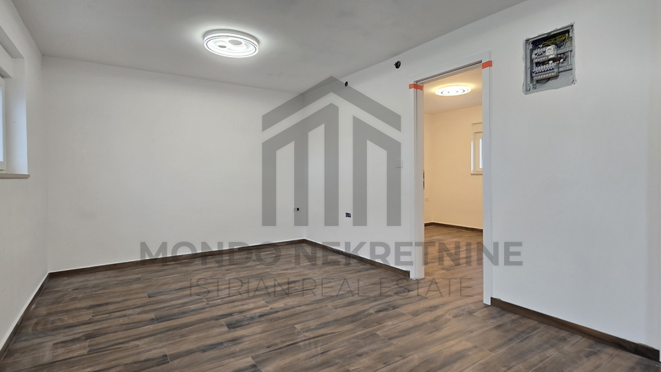 Stan Pula 30 m2&comma; 100 metara od Arene&comma; ekskluzivna lokacija&comma; adaptiran