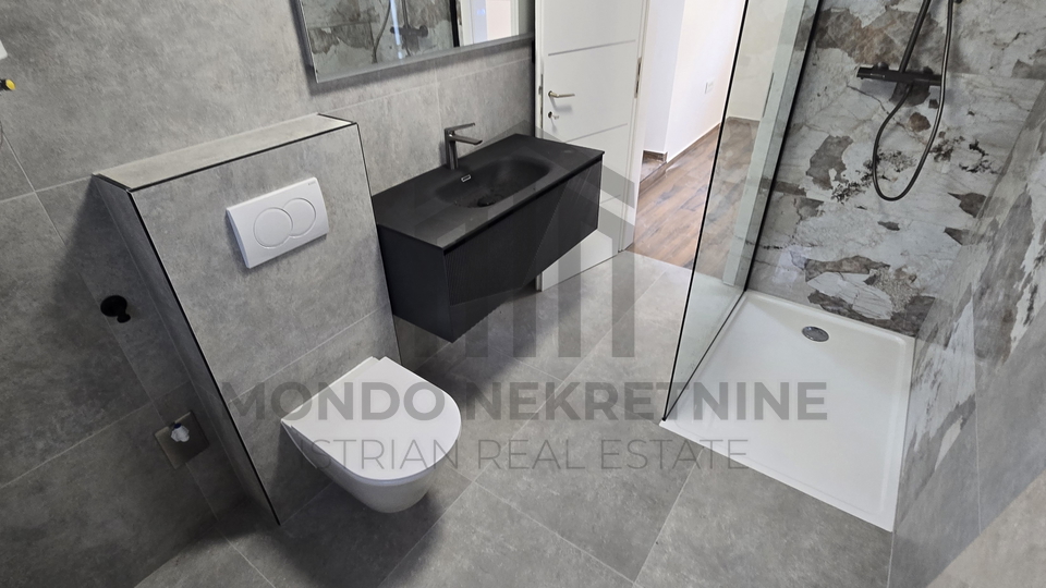 Stan Pula 30 m2&comma; 100 metara od Arene&comma; ekskluzivna lokacija&comma; adaptiran