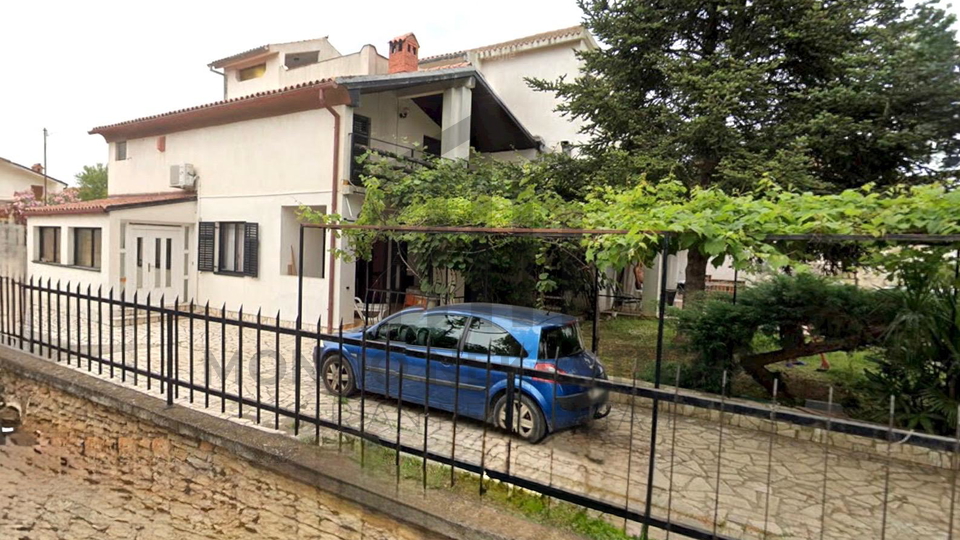 LI&Zcaron;NJAN &ndash;  PROSTRANA KU&Cacute;A S TRI STANA I OKU&Cacute;NICOM