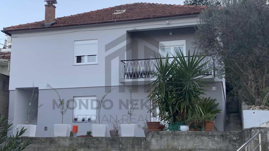 Novorenovirana kamena Ku&cacute;a&comma; Kali&comma; Otok Ugljan&comma; 100 metara od mora