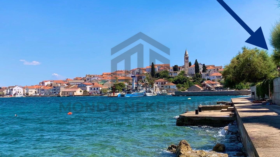 Novorenovirana kamena Ku&cacute;a&comma; Kali&comma; Otok Ugljan&comma; 100 metara od mora