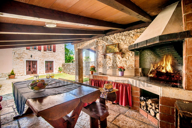Renovated stone house with 4 bedrooms – Marčana, Istria