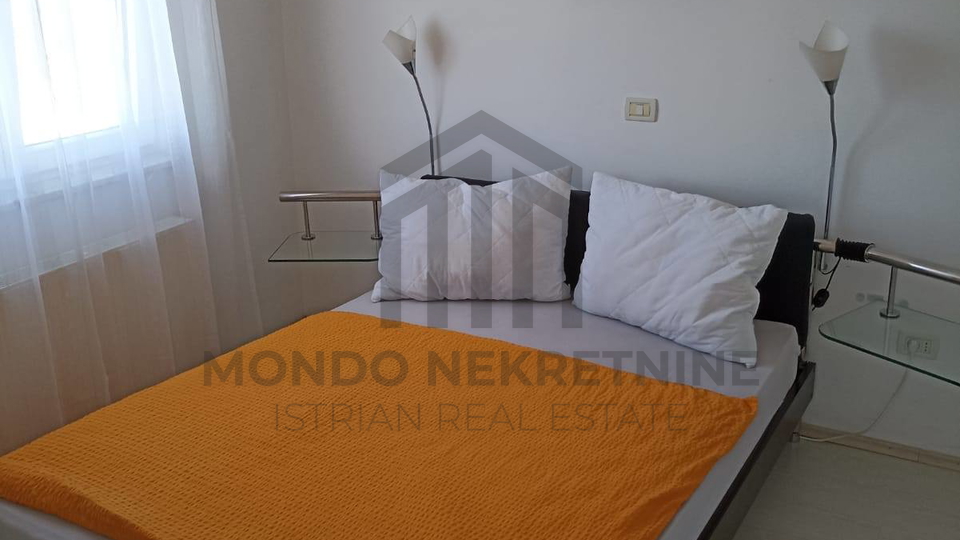 Dvosoban stan s pogledom na more &ndash; Medulin&comma; 54 m2&comma; 50 metara od pje&scaron;&ccaron;ane pla&zcaron;e