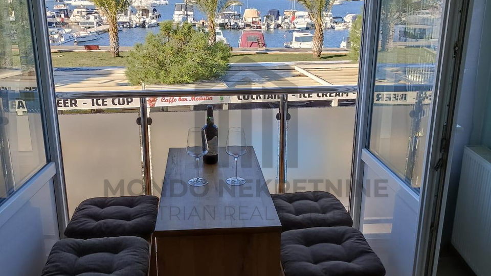 Dvosoban stan s pogledom na more &ndash; Medulin&comma; 54 m2&comma; 50 metara od pje&scaron;&ccaron;ane pla&zcaron;e